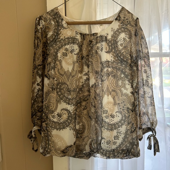 Blousology Tops - Elegant Paisley Women's Blouse in Cream and Brown